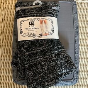 New HE Leg Warmer Black & White